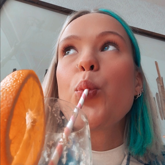 Meet your Posher, Emma - Picture 1 of 1